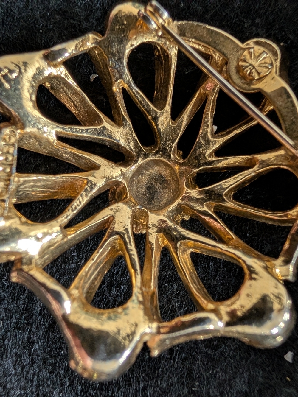 Branded Gold and Silver Floral Mixed-Metal Brooch Collection - Picture 6 of 11